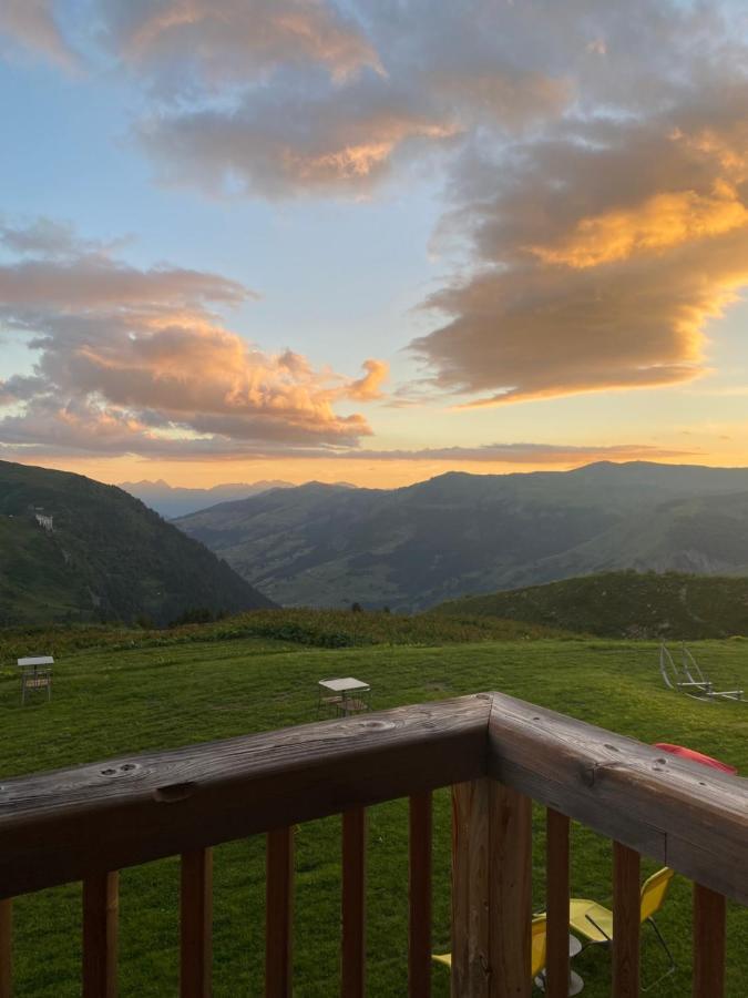 Chambres Et Tables D'Hotes Le Choton A Nono - Col Du Joly Beaufortain Отелюс Екстериор снимка