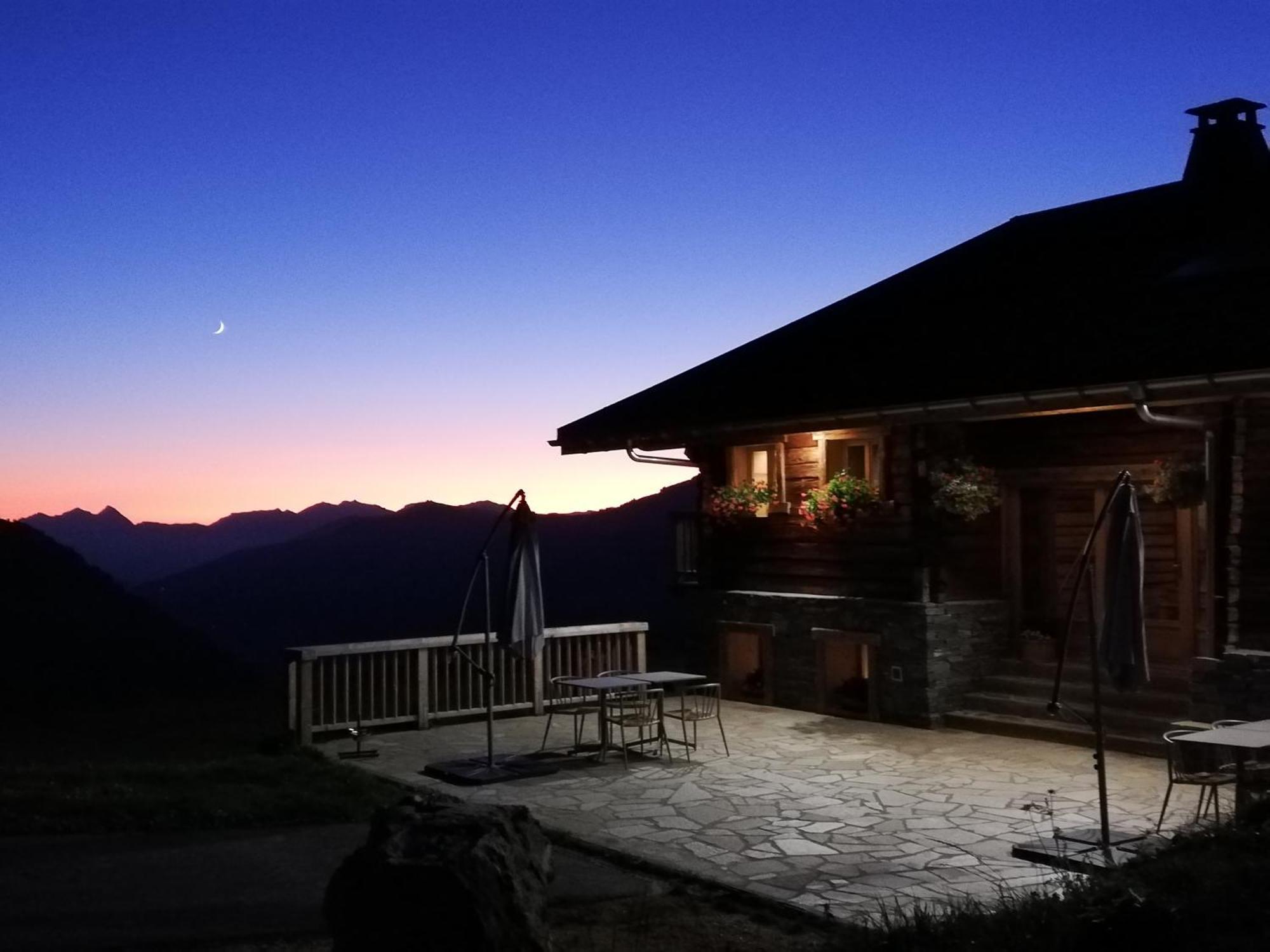 Chambres Et Tables D'Hotes Le Choton A Nono - Col Du Joly Beaufortain Отелюс Екстериор снимка